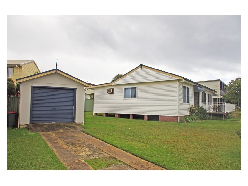 11 Farrant Avenue, Culburra Beach NSW 2540