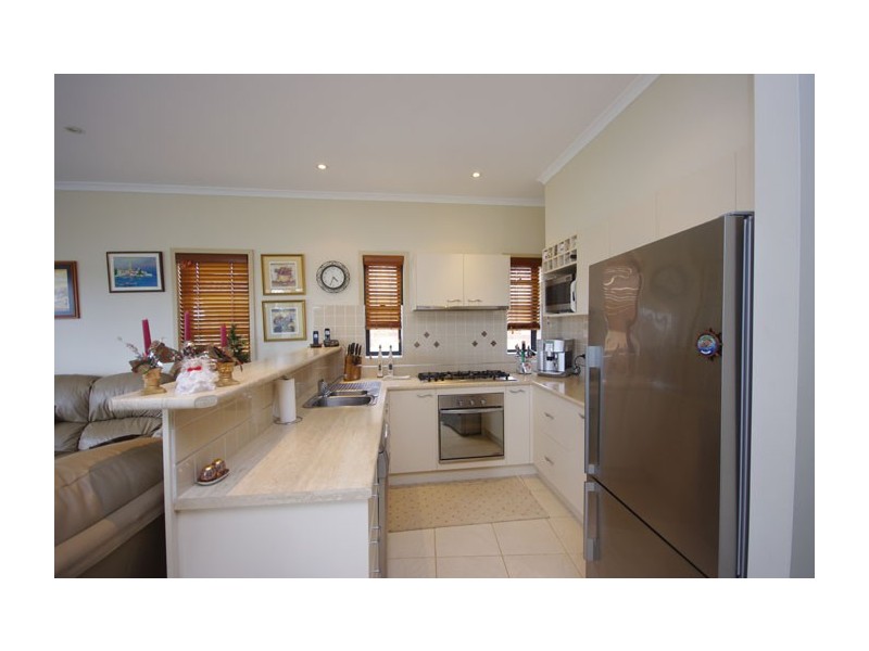 2/77 The Lake Circuit, Culburra Beach NSW 2540
