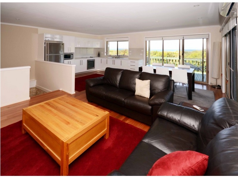 14 Greenway Road, Callala Beach NSW 2540