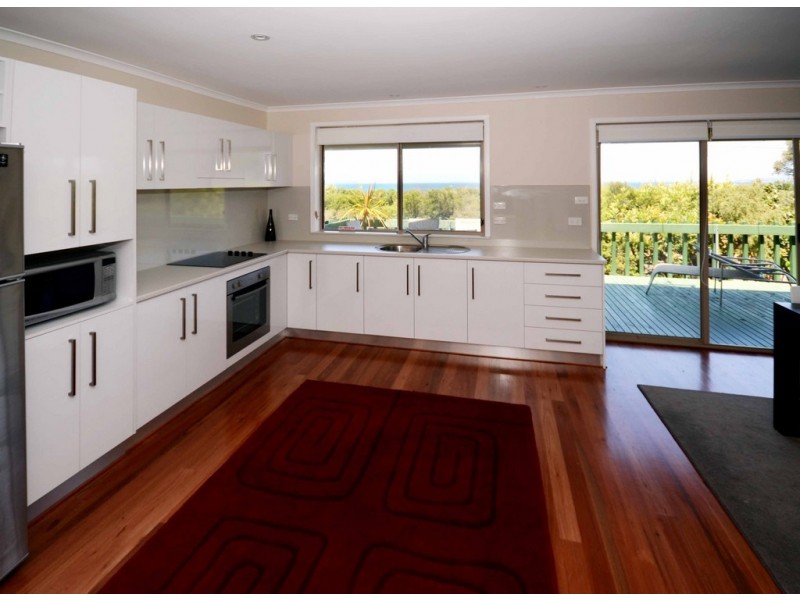 14 Greenway Road, Callala Beach NSW 2540