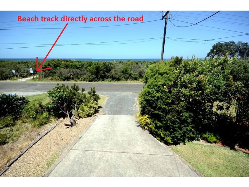 14 Greenway Road, Callala Beach NSW 2540