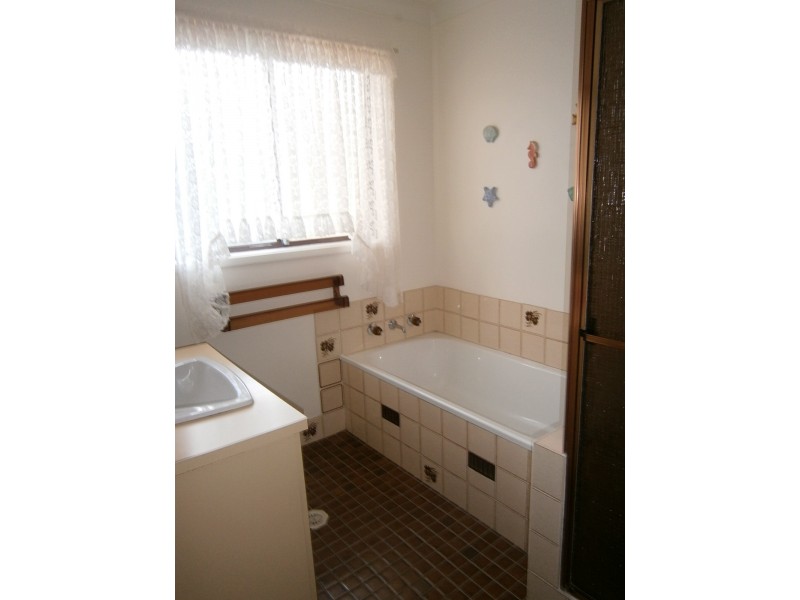 40 Osterley Avenue, Orient Point NSW 2540