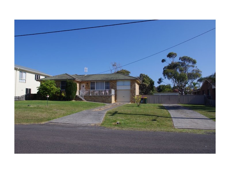17 Broadview Avenue, Culburra Beach NSW 2540