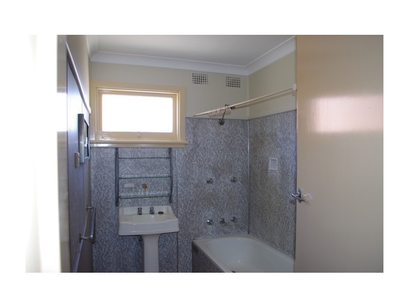 House 162 Princes Highway, South Nowra NSW 2541