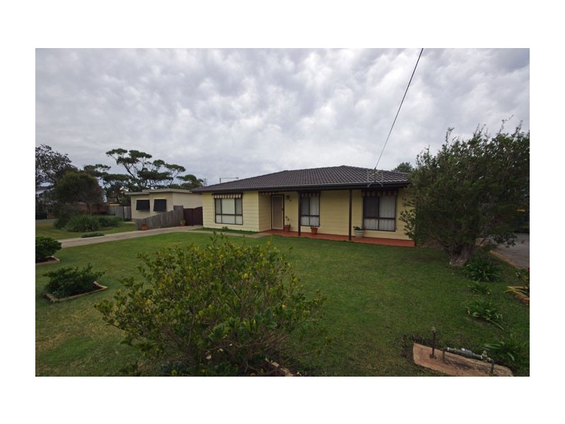 90 Prince Edward Avenue, Culburra Beach NSW 2540