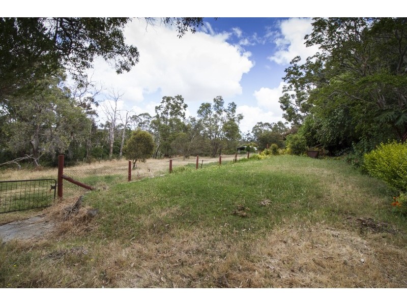 21 Approach Rd, Boya WA 6056