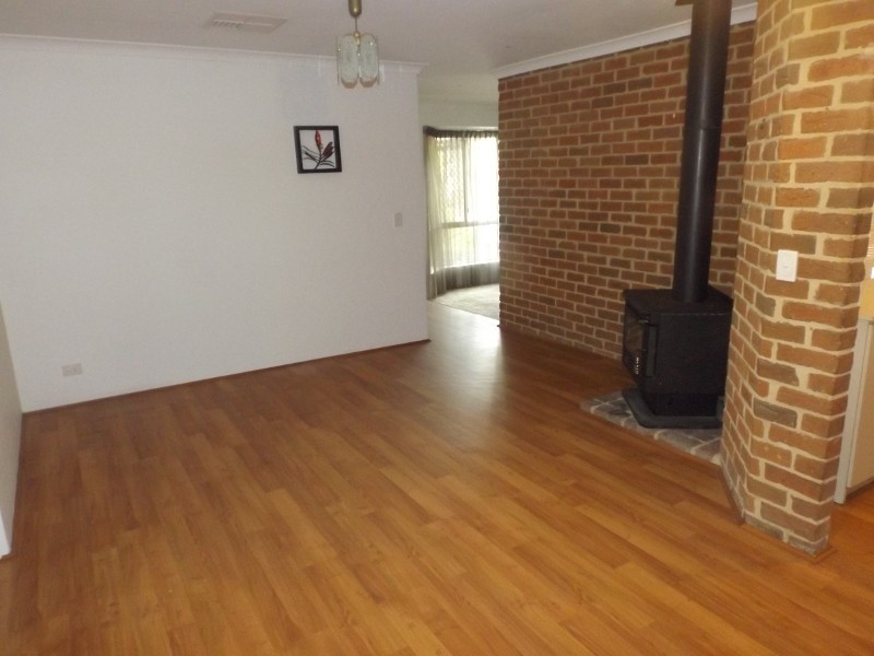 1235 Katherine St, Helena Valley WA 6056