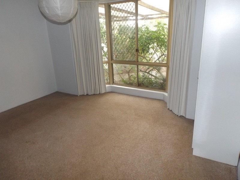 1235 Katherine St, Helena Valley WA 6056