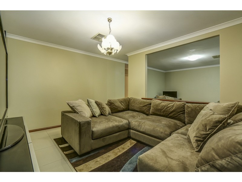 16 Upwood Circle, High Wycombe WA 6057