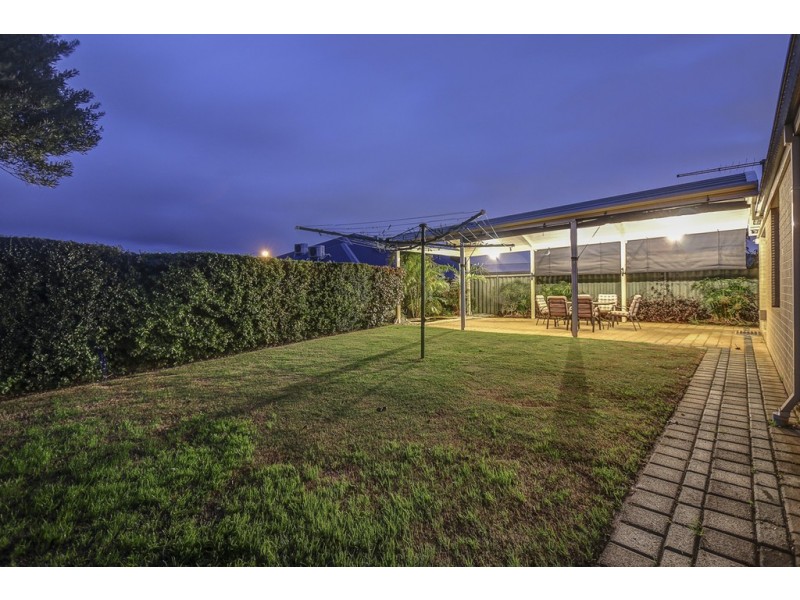 16 Upwood Circle, High Wycombe WA 6057