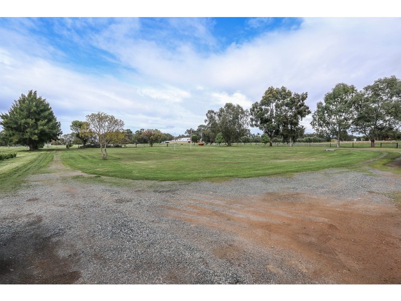 62 James Road, Middle Swan WA 6056