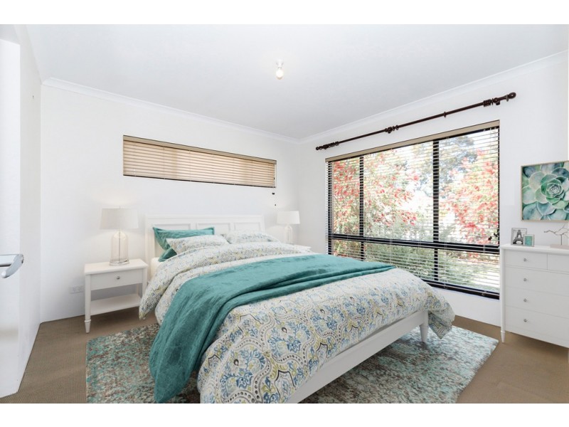 16 Holywell Street, Middle Swan WA 6056