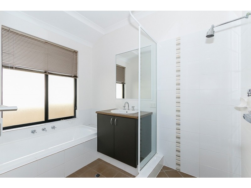 16 Holywell Street, Middle Swan WA 6056