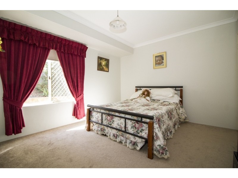 16 Damascus Drive, Greenmount WA 6056