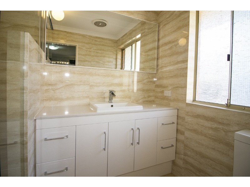 16 Damascus Drive, Greenmount WA 6056