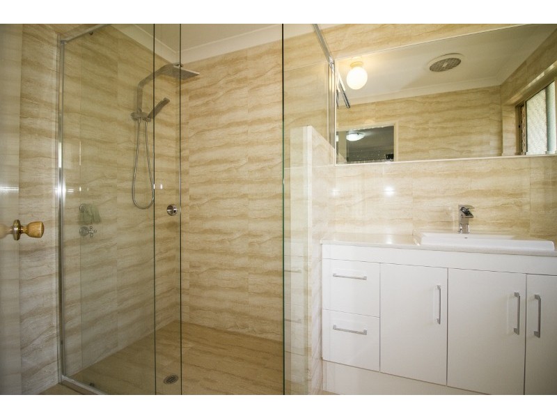 16 Damascus Drive, Greenmount WA 6056