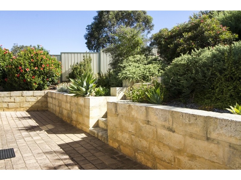 16 Damascus Drive, Greenmount WA 6056