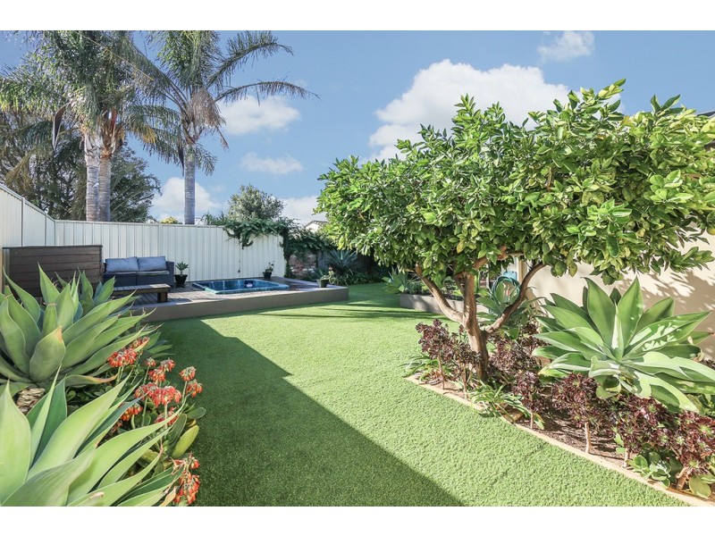 24 Markham Way, Swan View WA 6056