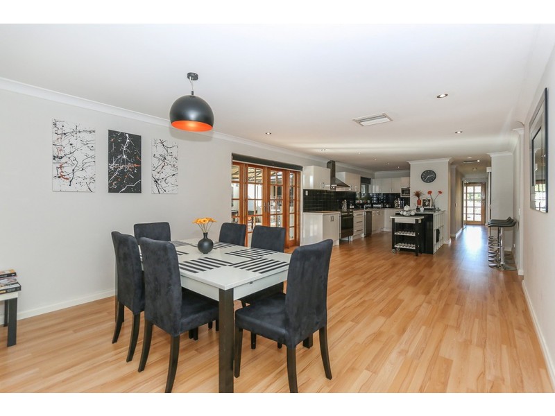 24 Markham Way, Swan View WA 6056