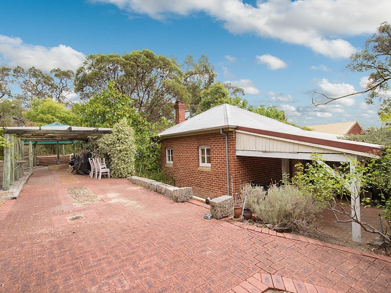 4 Montrose Avenue, Darlington WA 6070