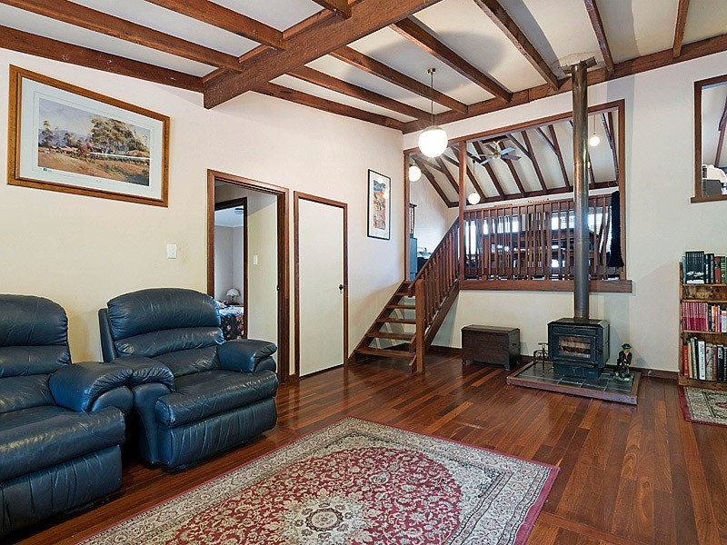 4 Montrose Avenue, Darlington WA 6070