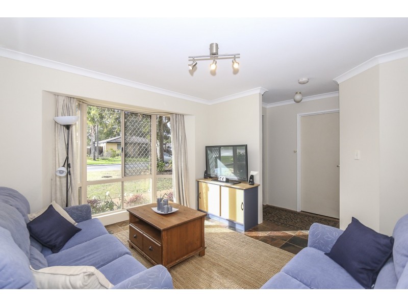 2 Skyros Mews, Stratton WA 6056