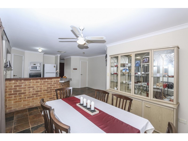 2 Skyros Mews, Stratton WA 6056