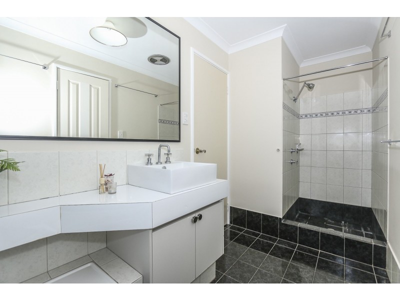 2 Skyros Mews, Stratton WA 6056