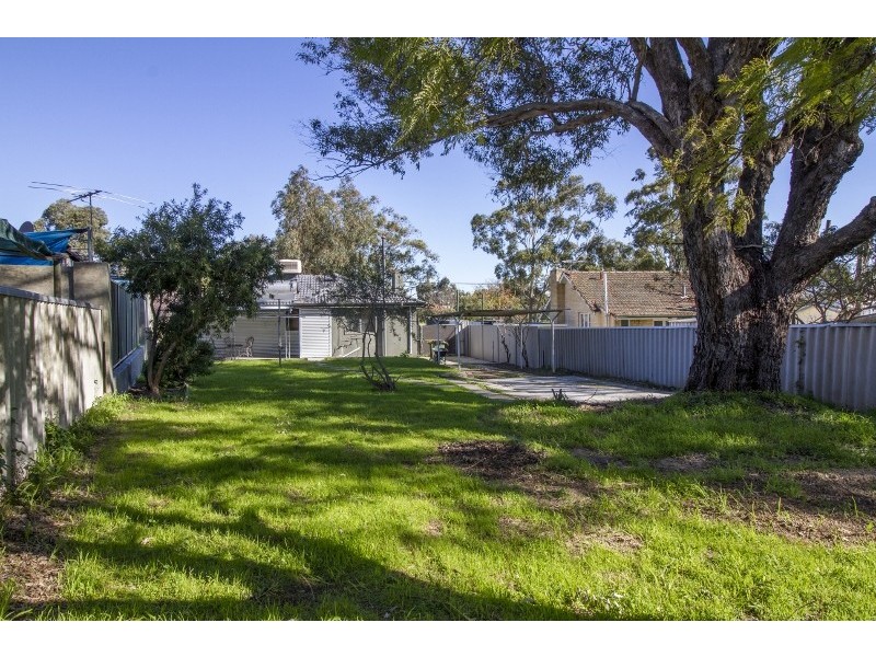 23 Mudalla Way, Koongamia WA 6056