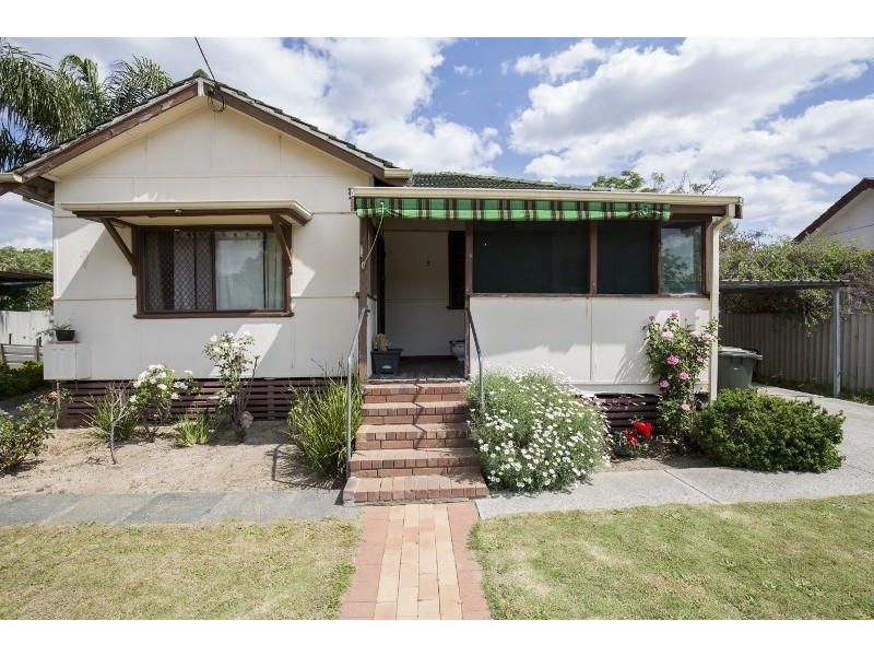 3 Kalara Rd, Koongamia WA 6056