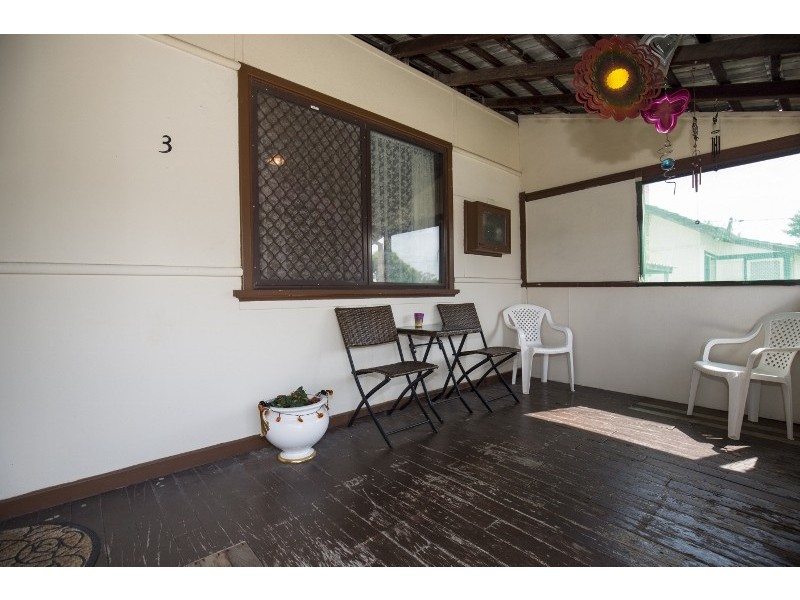3 Kalara Rd, Koongamia WA 6056