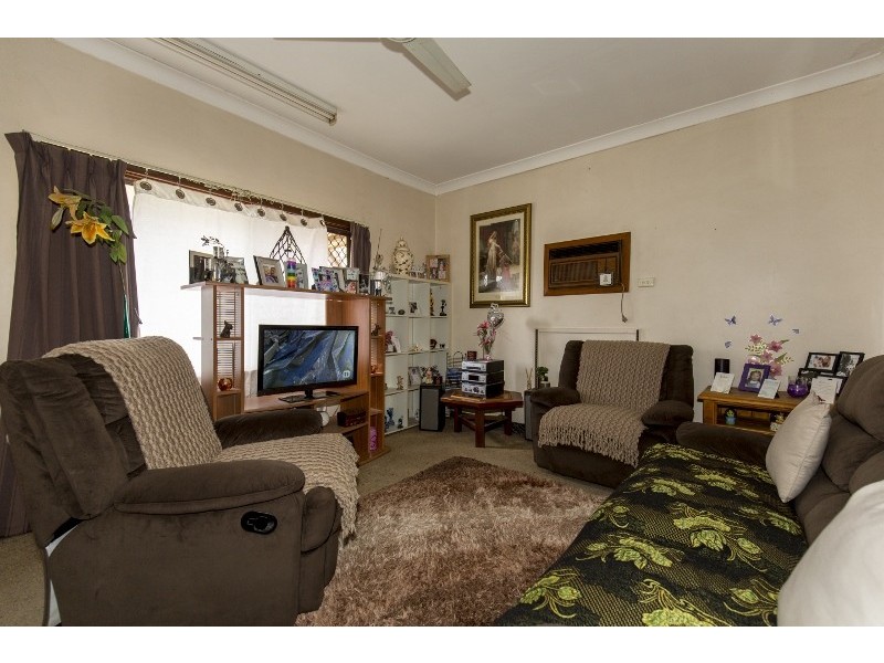 3 Kalara Rd, Koongamia WA 6056
