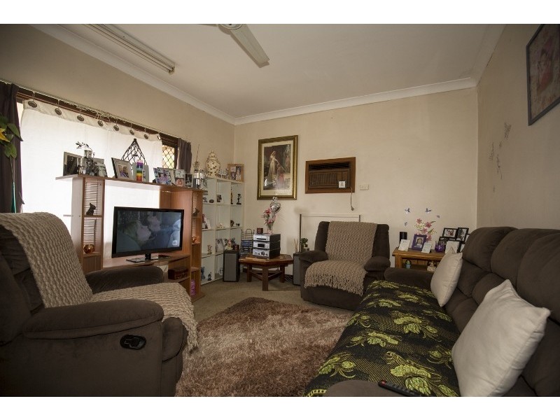 3 Kalara Rd, Koongamia WA 6056