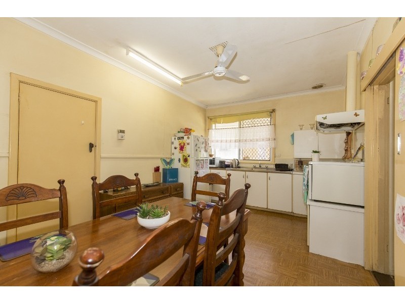 3 Kalara Rd, Koongamia WA 6056