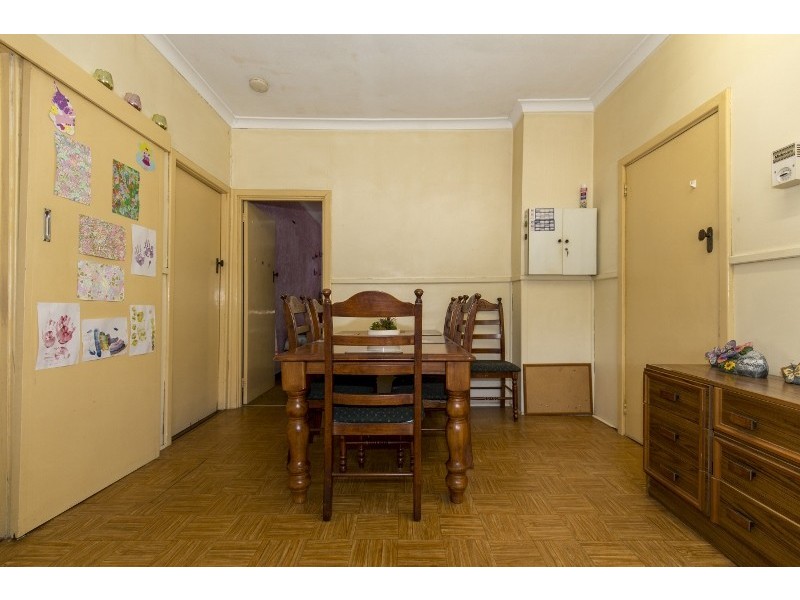 3 Kalara Rd, Koongamia WA 6056