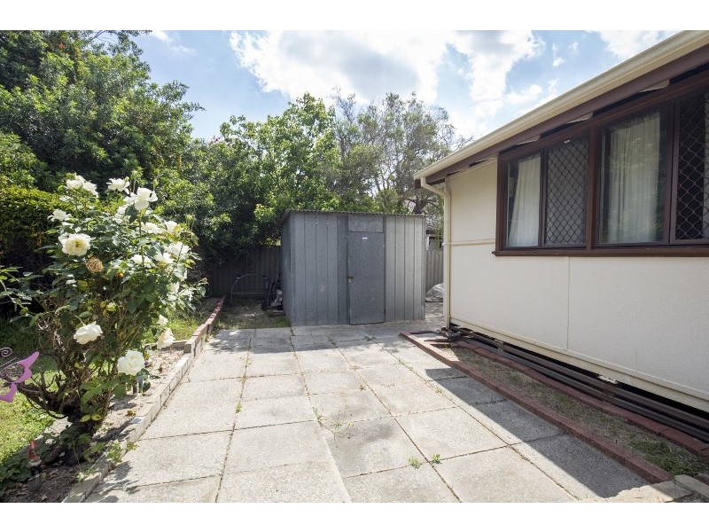 3 Kalara Rd, Koongamia WA 6056