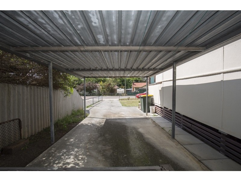 3 Kalara Rd, Koongamia WA 6056