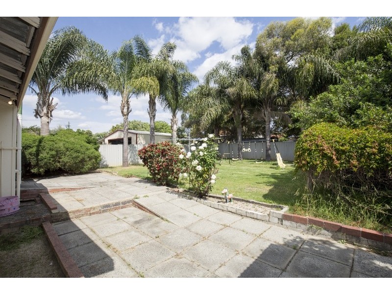 3 Kalara Rd, Koongamia WA 6056