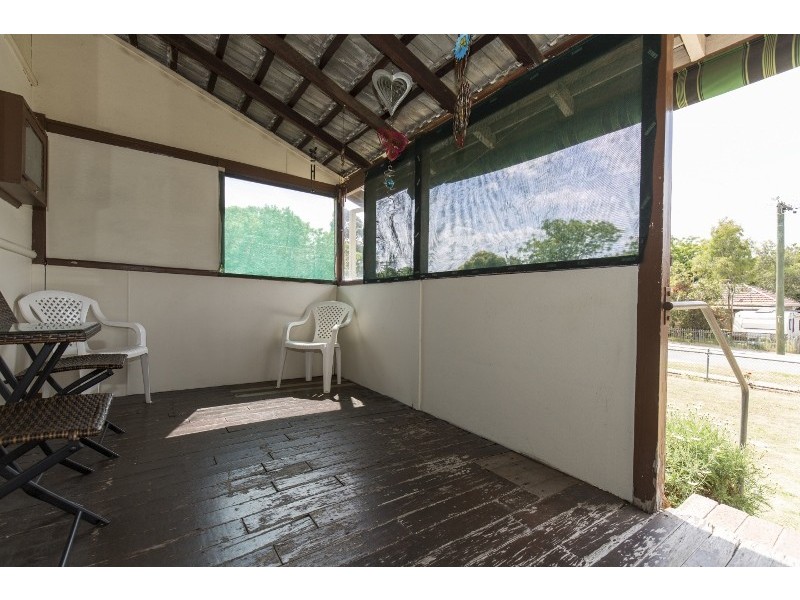 3 Kalara Rd, Koongamia WA 6056