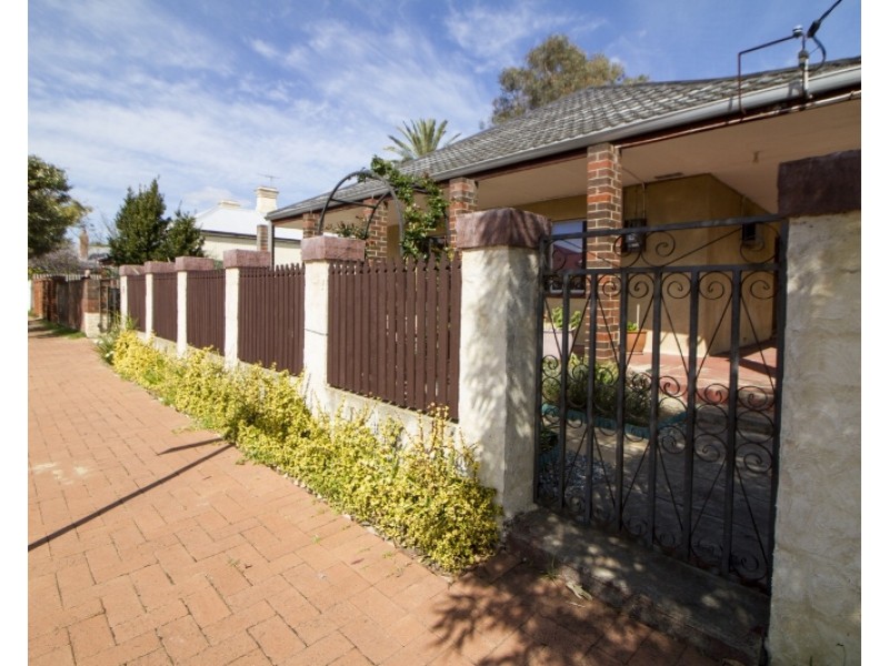 3 Wellman St, Guildford WA 6055