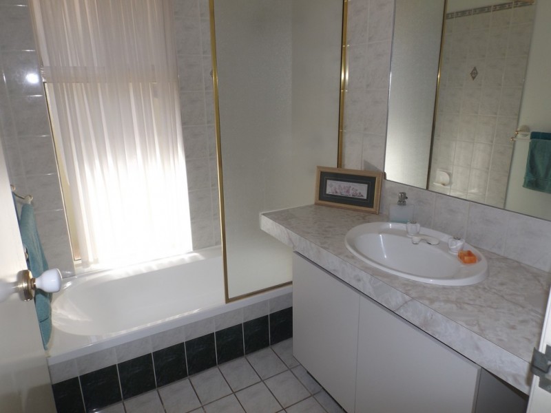 74 Stratton Boulevarde, Stratton WA 6056