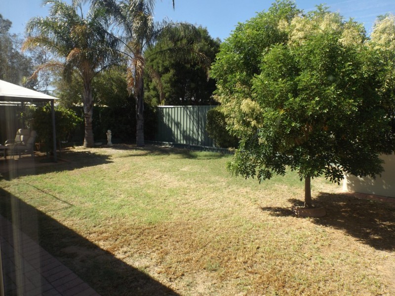 74 Stratton Boulevarde, Stratton WA 6056