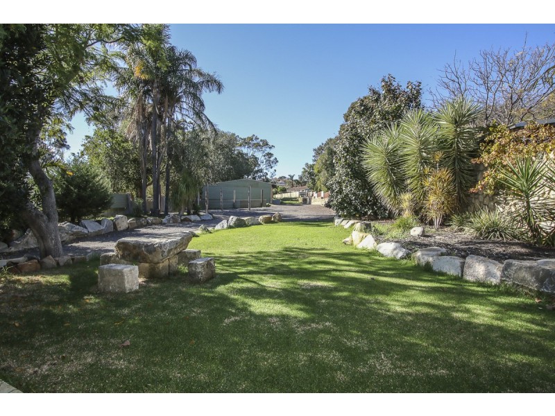 6 Amherst Road, Swan View WA 6056