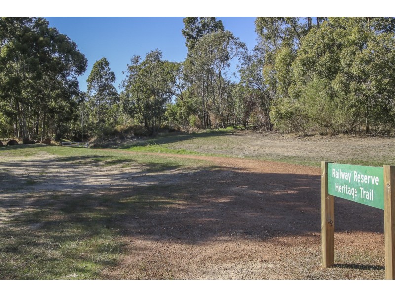 6 Amherst Road, Swan View WA 6056