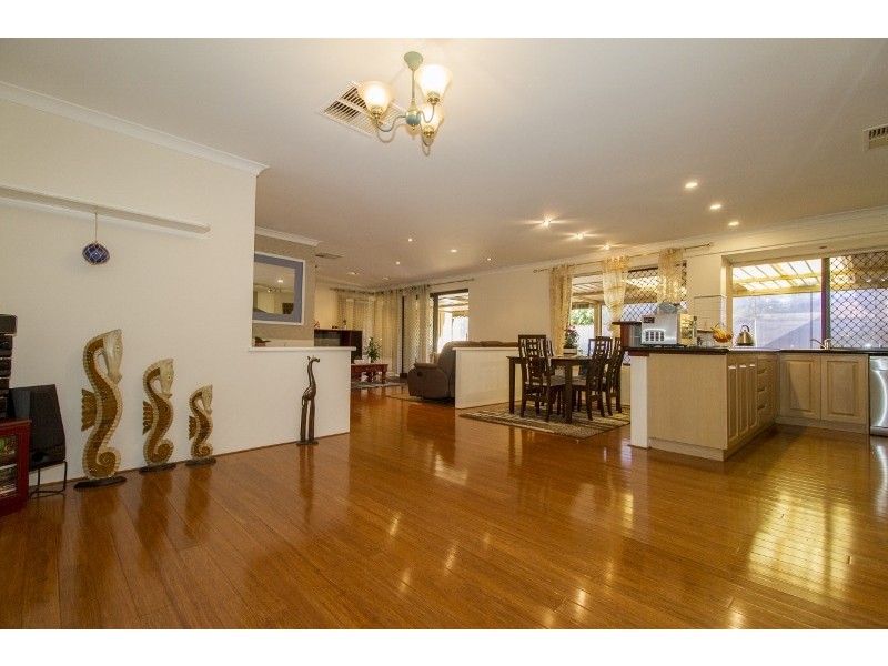 10 Summit Grove, Swan View WA 6056