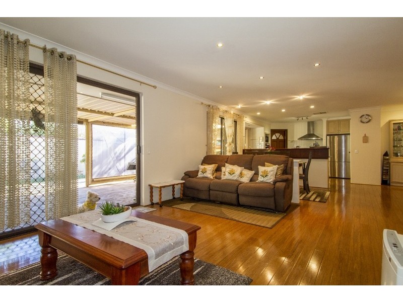 10 Summit Grove, Swan View WA 6056