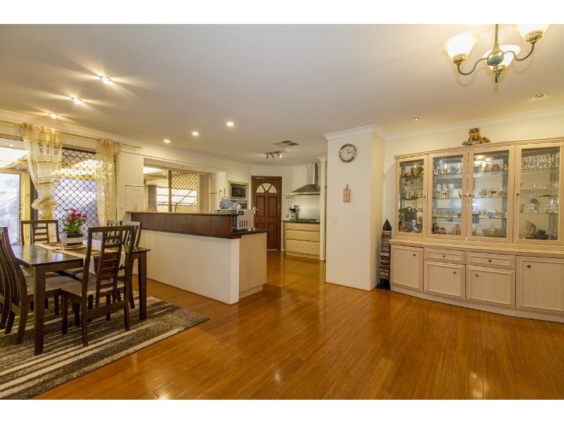 10 Summit Grove, Swan View WA 6056