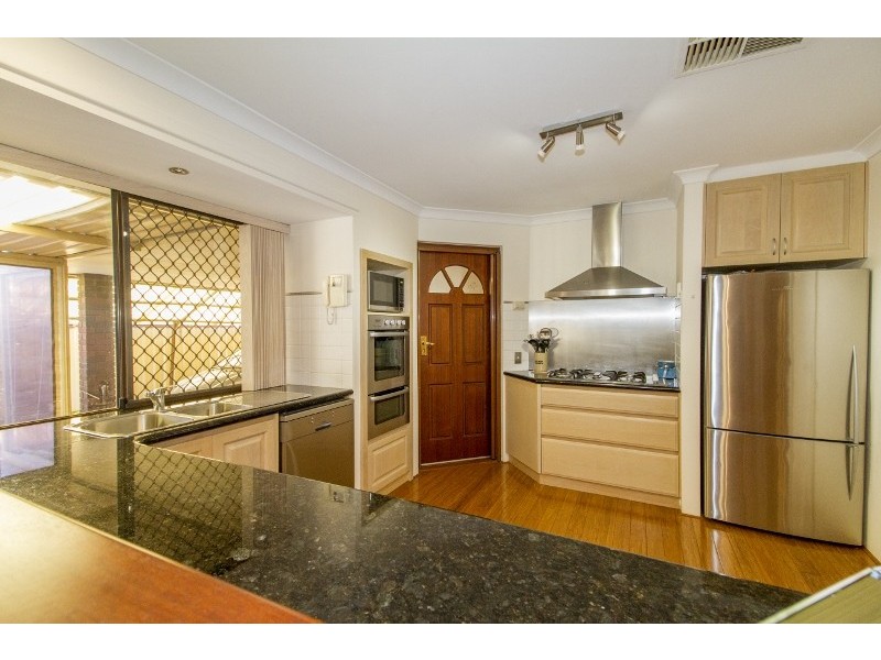 10 Summit Grove, Swan View WA 6056