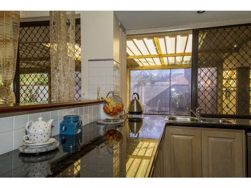 10 Summit Grove, Swan View WA 6056