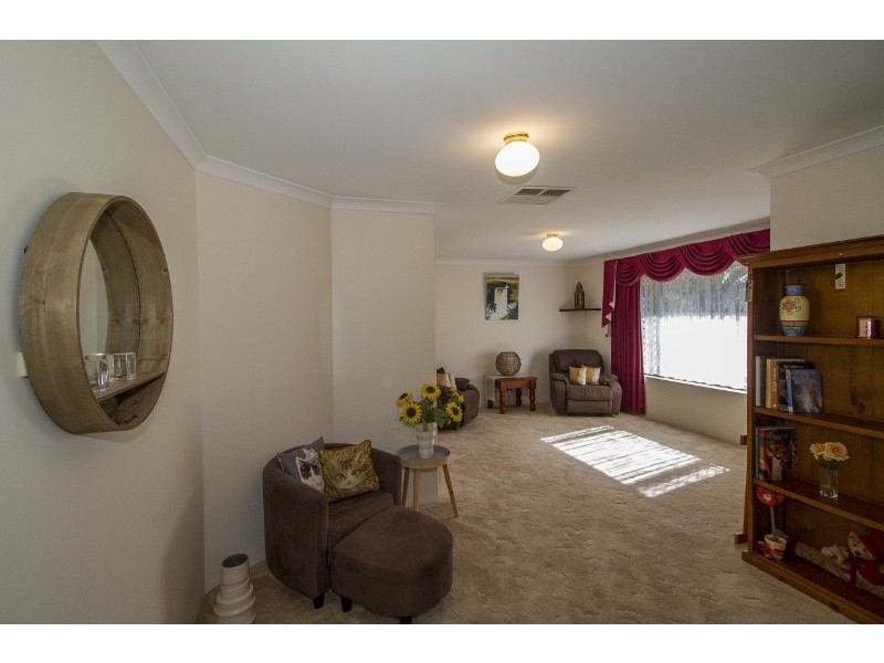 10 Summit Grove, Swan View WA 6056